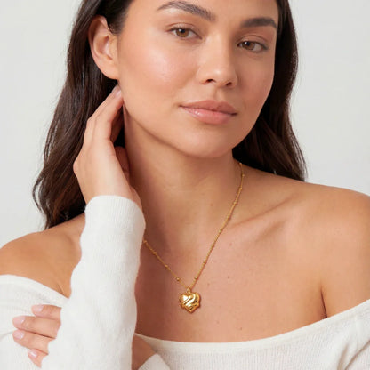 Hug From Heaven - Hug Necklace